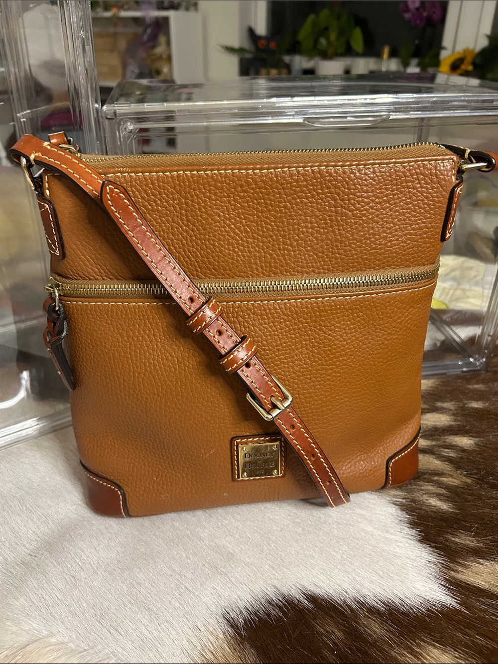 Dooney & Bourke Pebbled Leather Crossbody - Tan/Cognac 11.75x 3.75”x 10.25” EUC